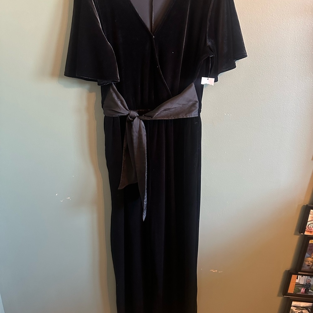 NWT Elegant Black Velvet romper with Tie Waist size medium